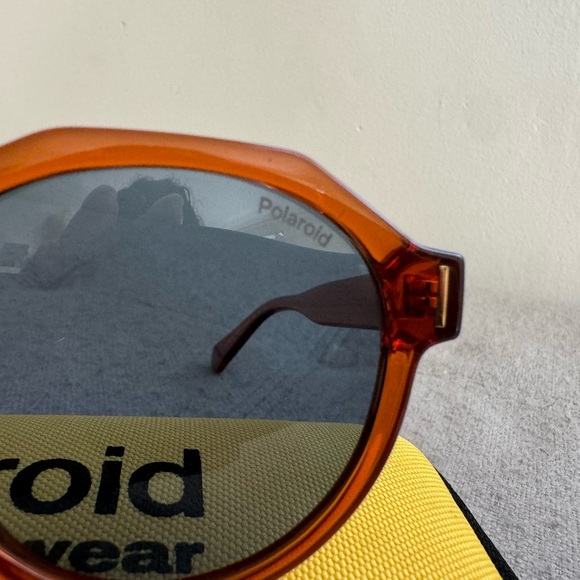 Polaroid Unisex Polarized Sunglasses in brick - Picture 3 of 7